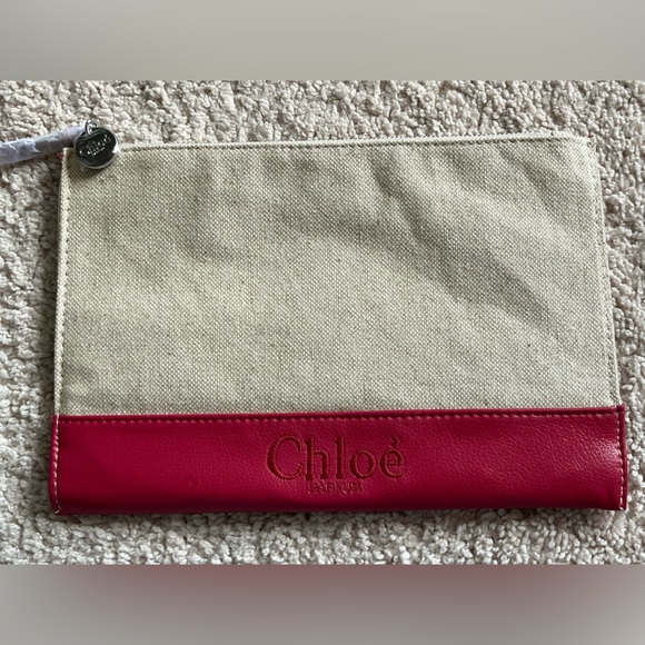 New Chloe canvas / pouch / zip wallet 🤩 - Picture 1 of 8